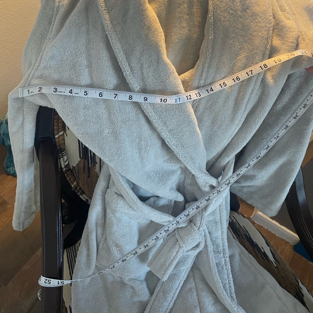 Parachute Luxurious Turkish style Robe size M in the color Mineral NWT - Picture 11 of 13